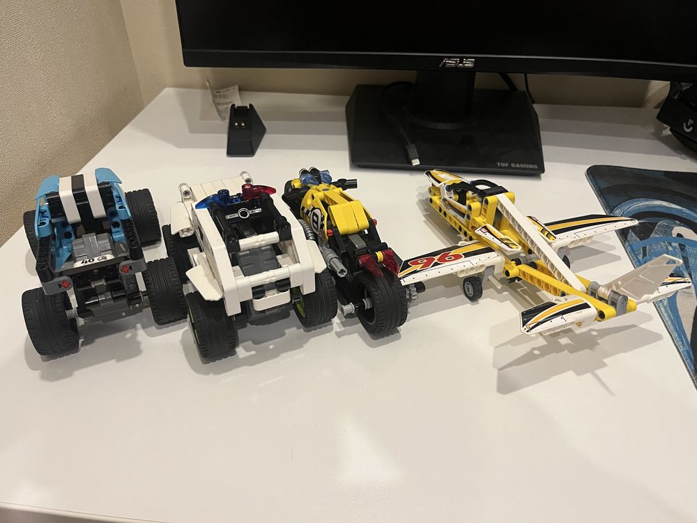 Lego technic- 4 набори(Оригінал)