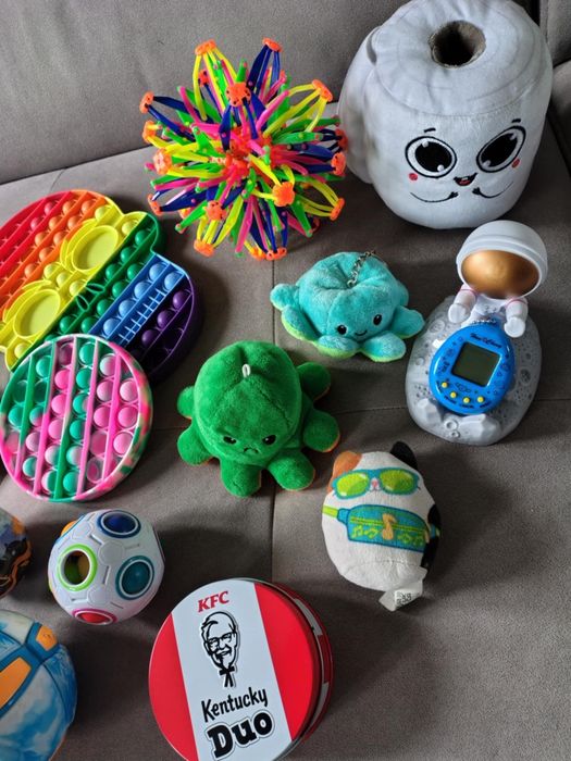 Tamagotchi gra pop IT uno dyskopiłka zestaw