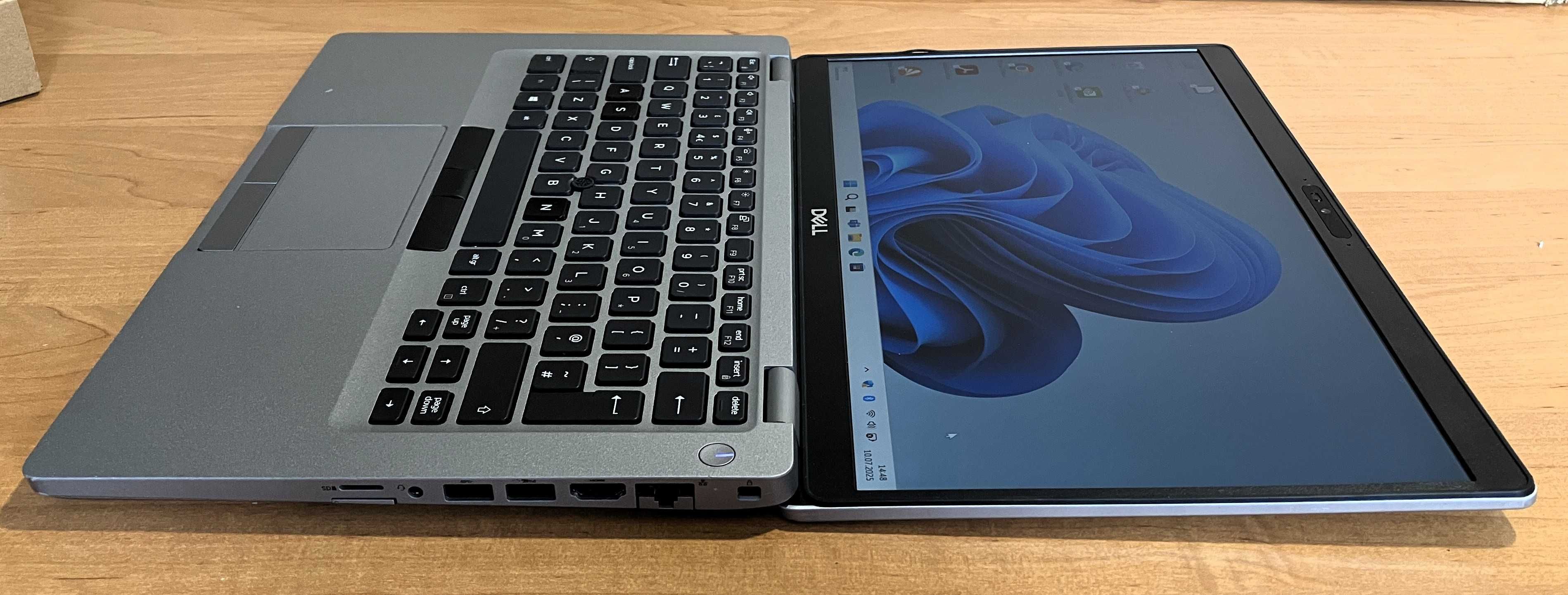 Laptop DELL 5410 Intel® Core™ i5-10th 16GB 256GB SSD USB-C™ LTE 5G FHD
