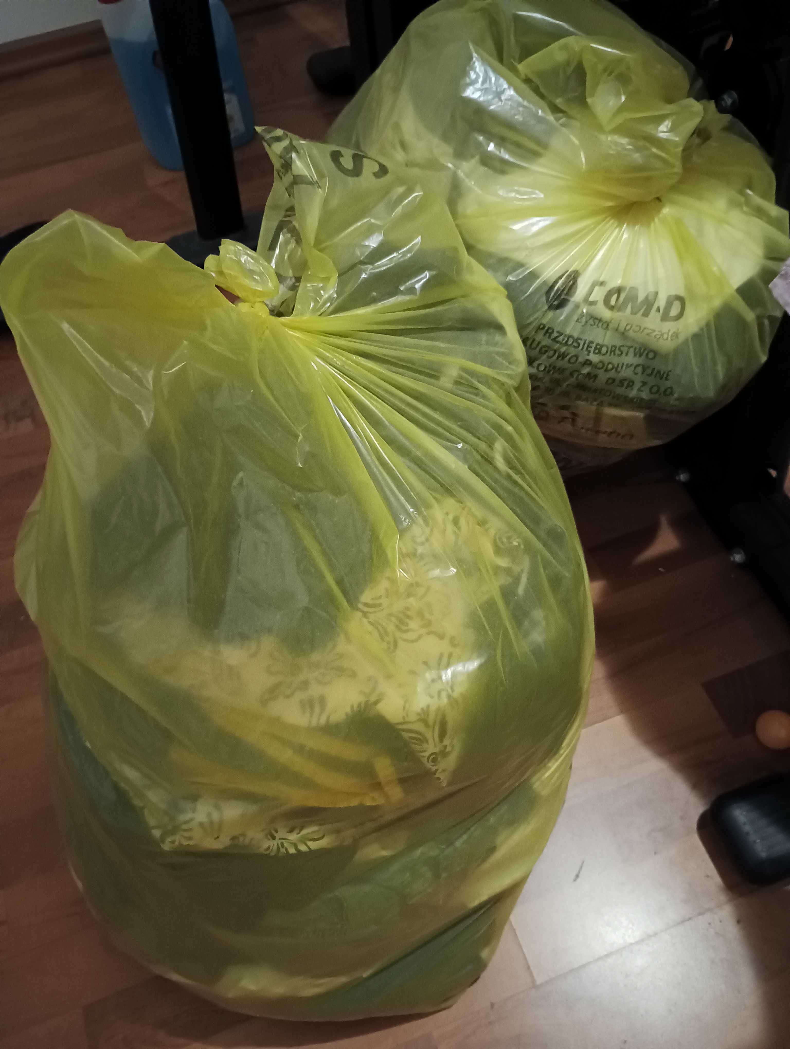 Oddam odzież dla kobiety duży rozmiar za symboliczną kwotę. 50kg