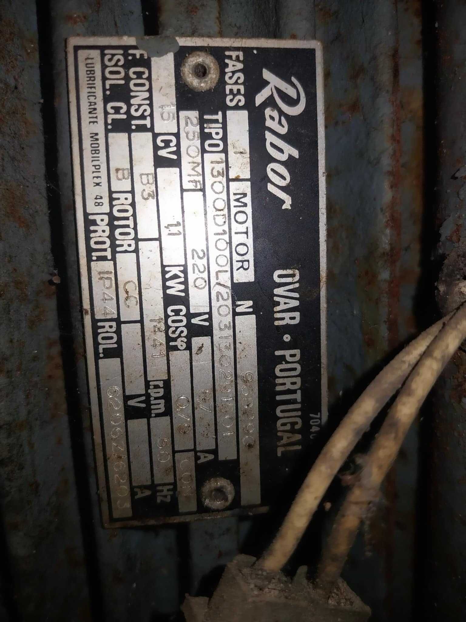 Moinho elétrico para relar milho