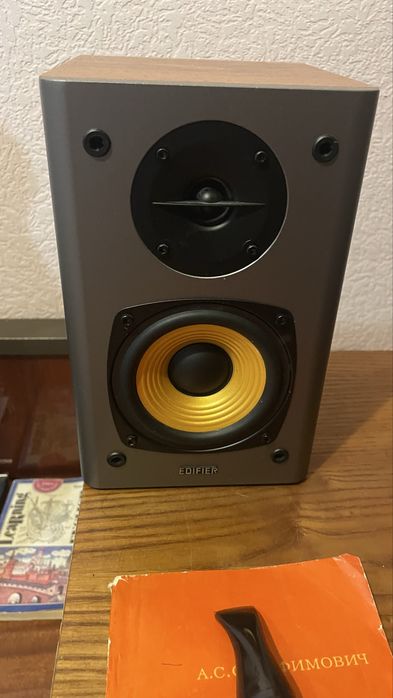 Edifier R1000T4 колонки продам