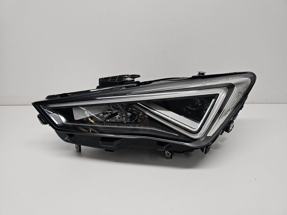 SEAT LEON 4 IV lampa lewa przednia przód full led Cała