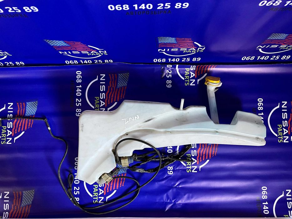 Бачок омывателя стекла Nissan Navara Ниссан Ніссан Навара D40 2005-14