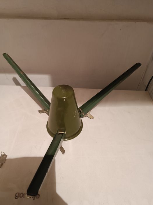 Тренога,подставка для ёлки