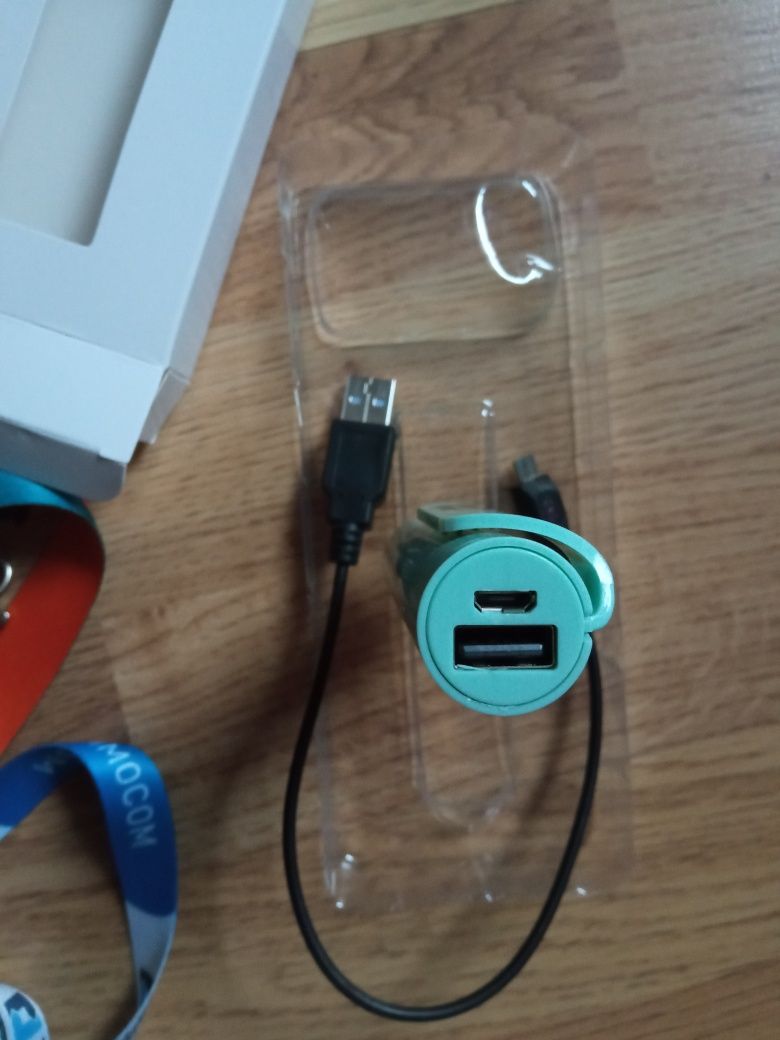 Powerbank 3000mAh, smycze - 2 sztuki, długopis