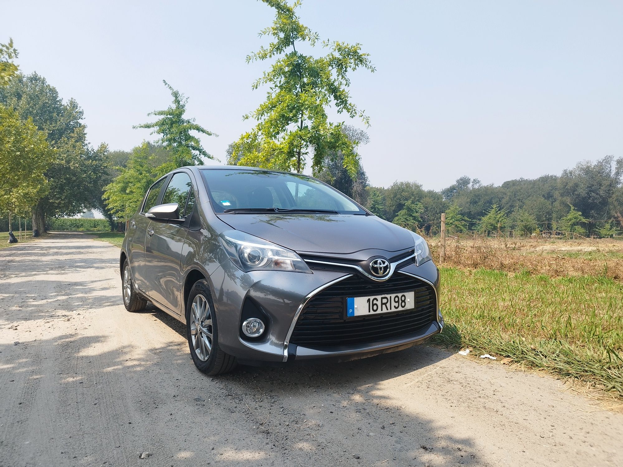 Toyota Yaris 1.0 gasolina 65000km 2016