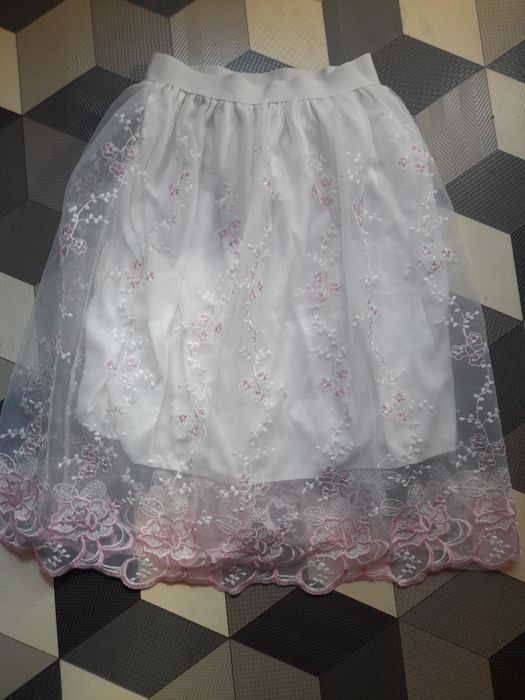 Spódnica tiul wyszywany print roz brak polecam na MdoXL