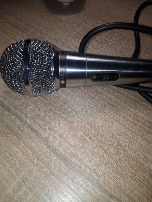 Микрофон LG acc-m900k,второй в подарок