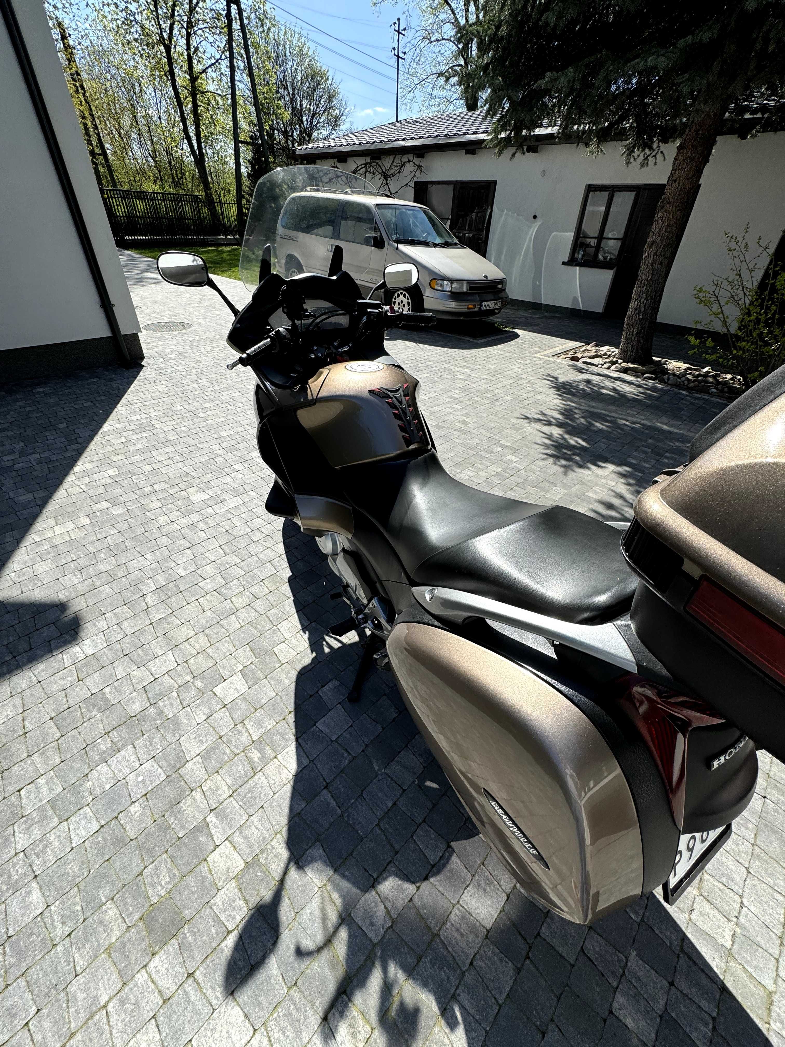 Sprzedam motocykl Honda Deauville 700cc – 2006 rok