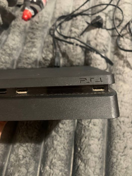 Продам ps4 slim на 500гб