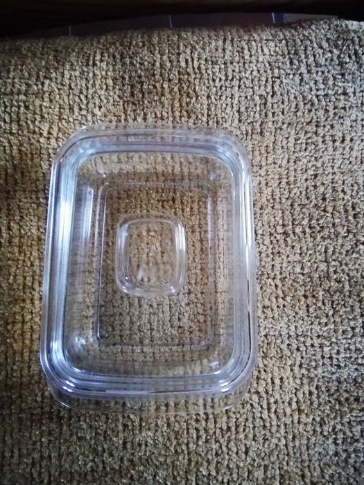 Szklana przezroczysta maselnica z pokrywką KADAX