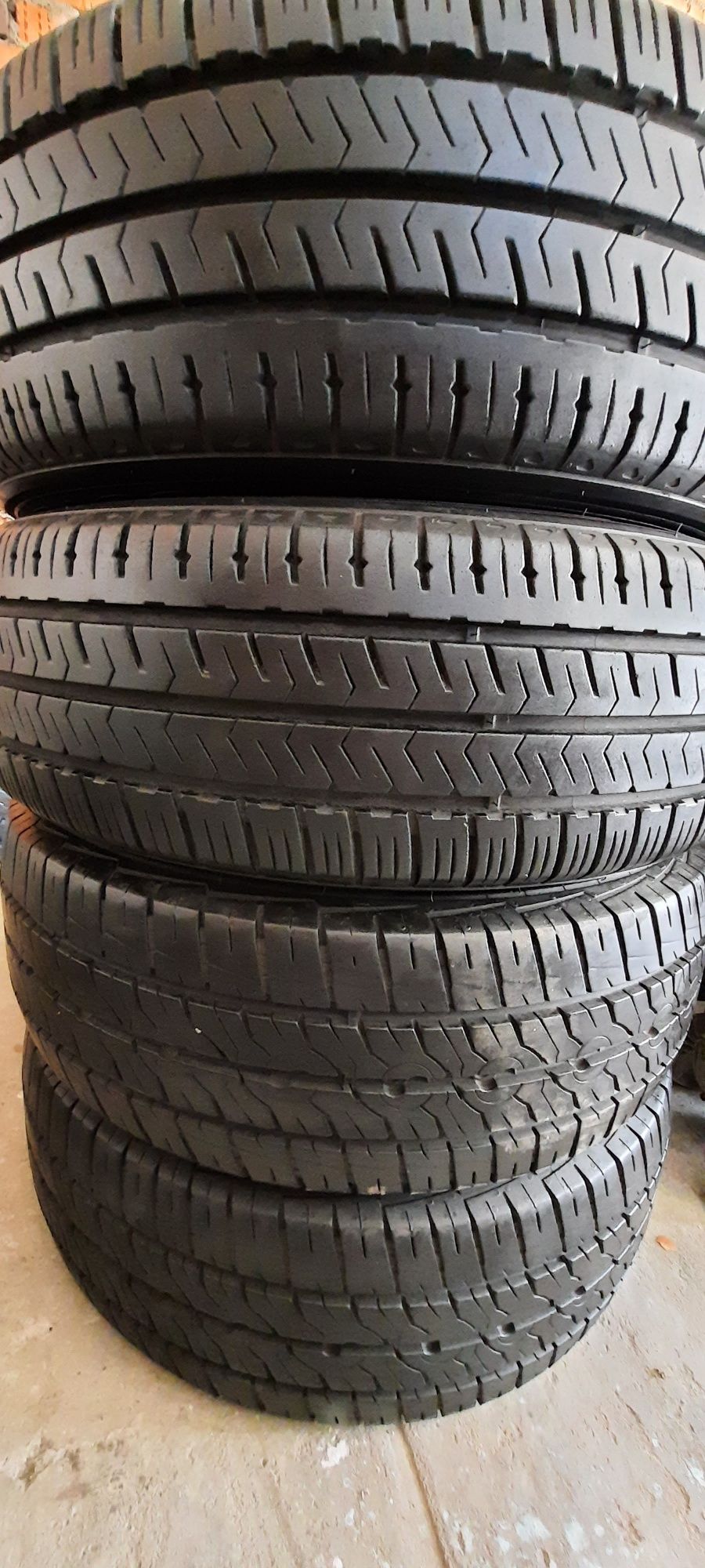 Продам шини Hankook RA 28(205/65/R16 C-2шт,Semperit 205/65/R 16 C-2шт.