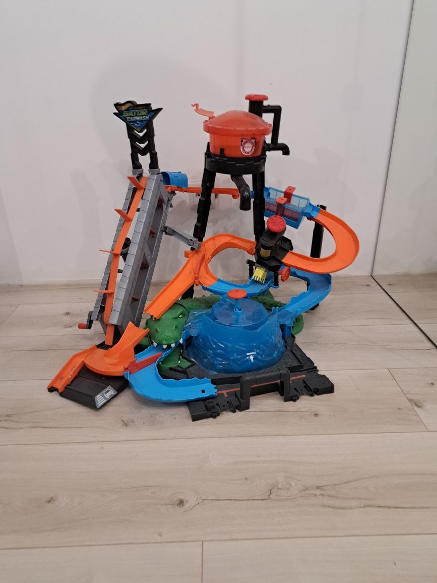 Myjnia Hot Wheels  Atak Krokodyla