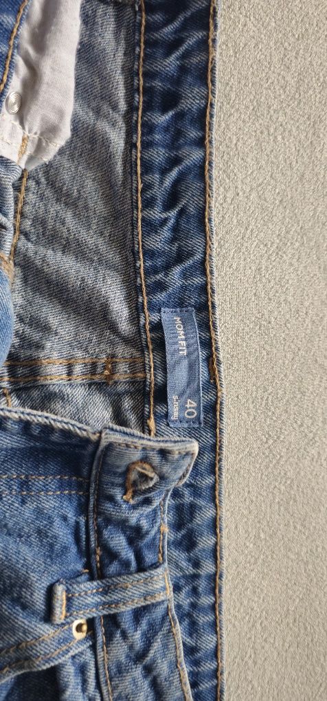 Krótkie spodnie jeansowe Mom fit Sinsay 40
