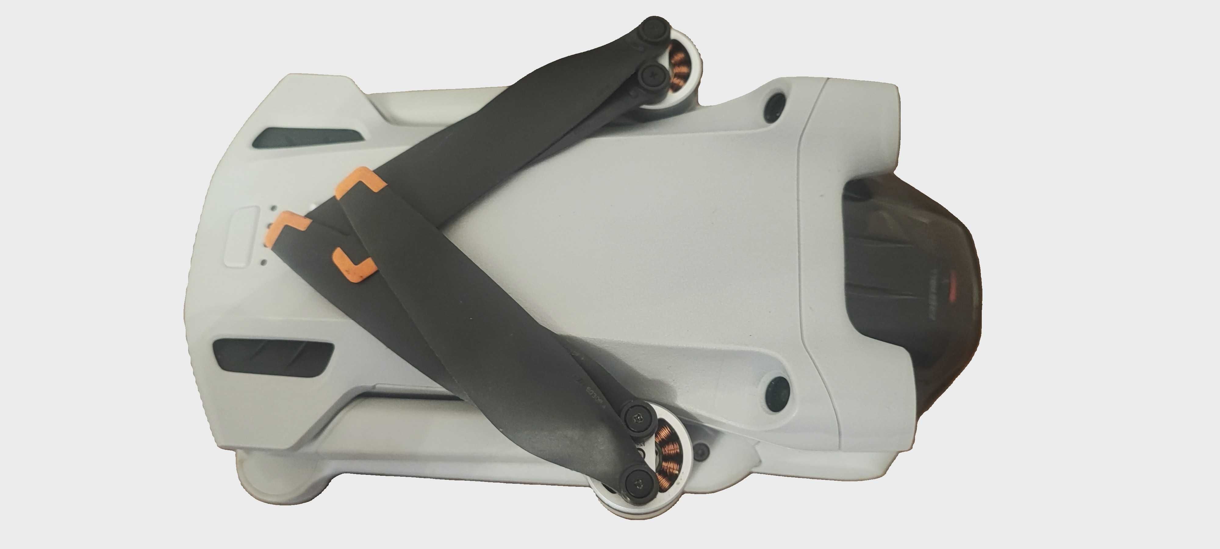 dron dji mini 3 pro z zestawem fly more combo