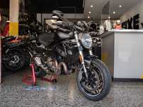 Ducati 821 de 2017, Optimo estado e apenas 12650 Kms. Nacional