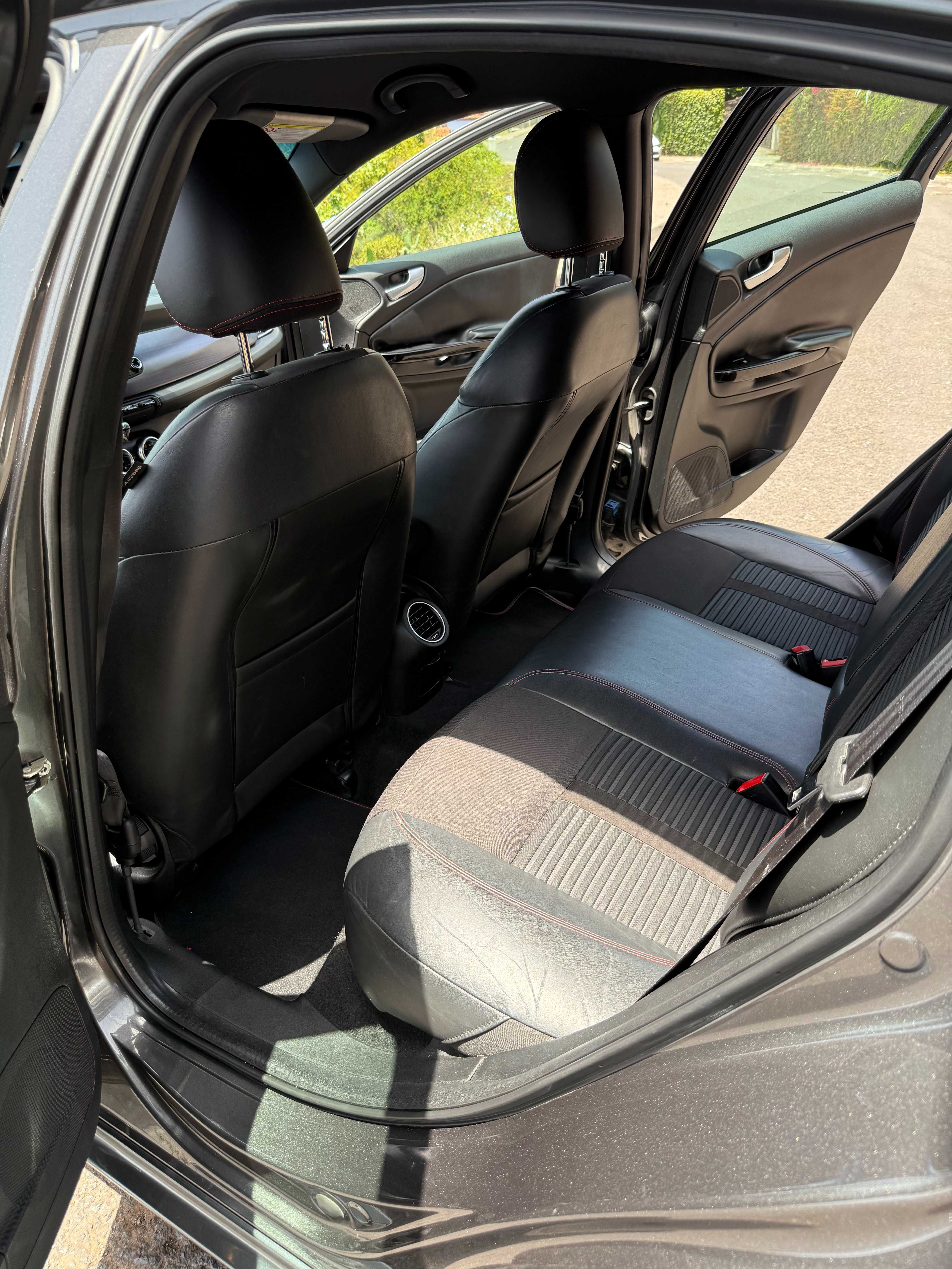 Alfa Romeo Giullietta - DISTINCTIVE EDITION