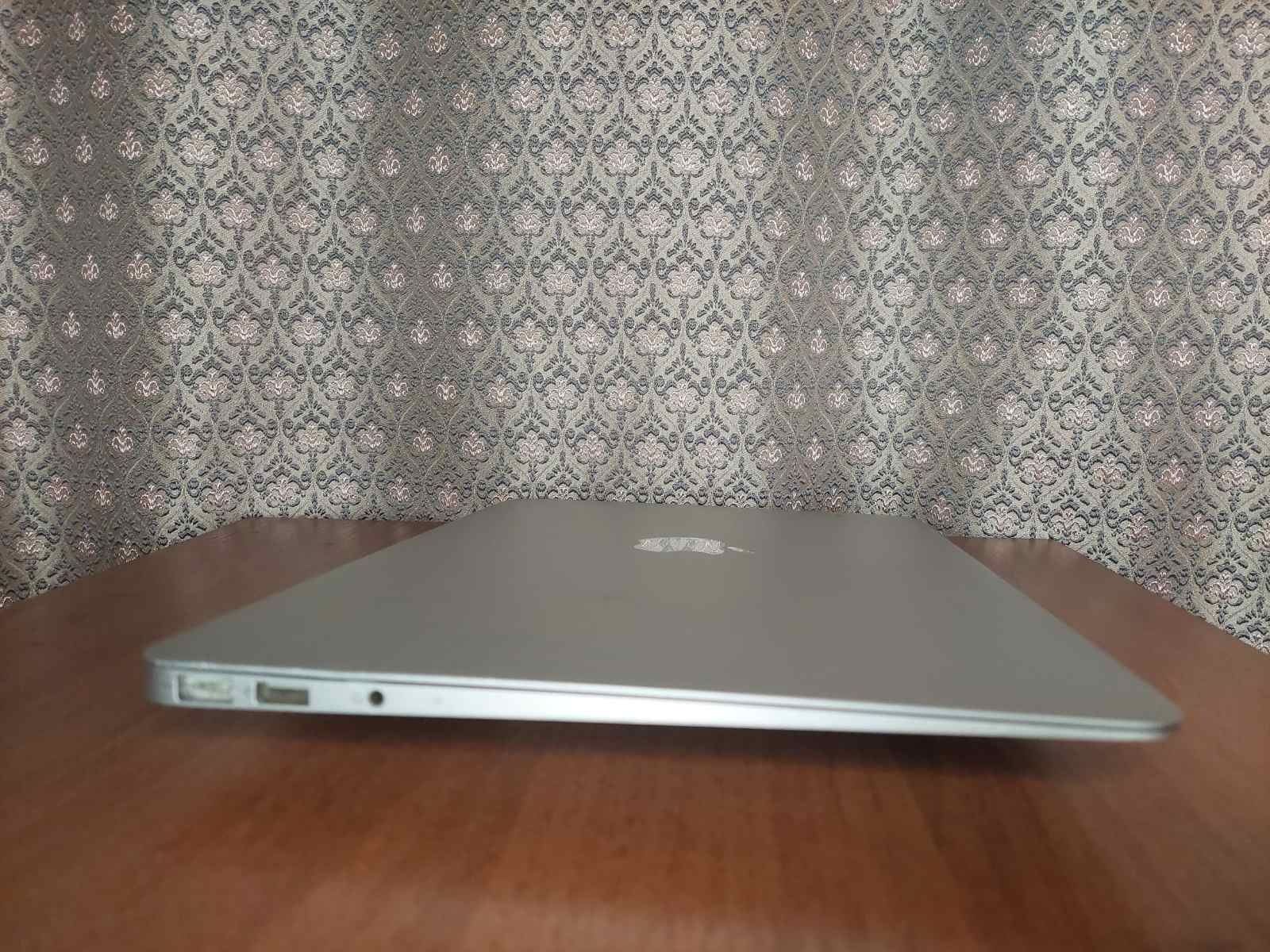 Ноутбук MacBook / i5-2557M/ 4 Гб/ SSD 128 Гб. Батарея Робоча