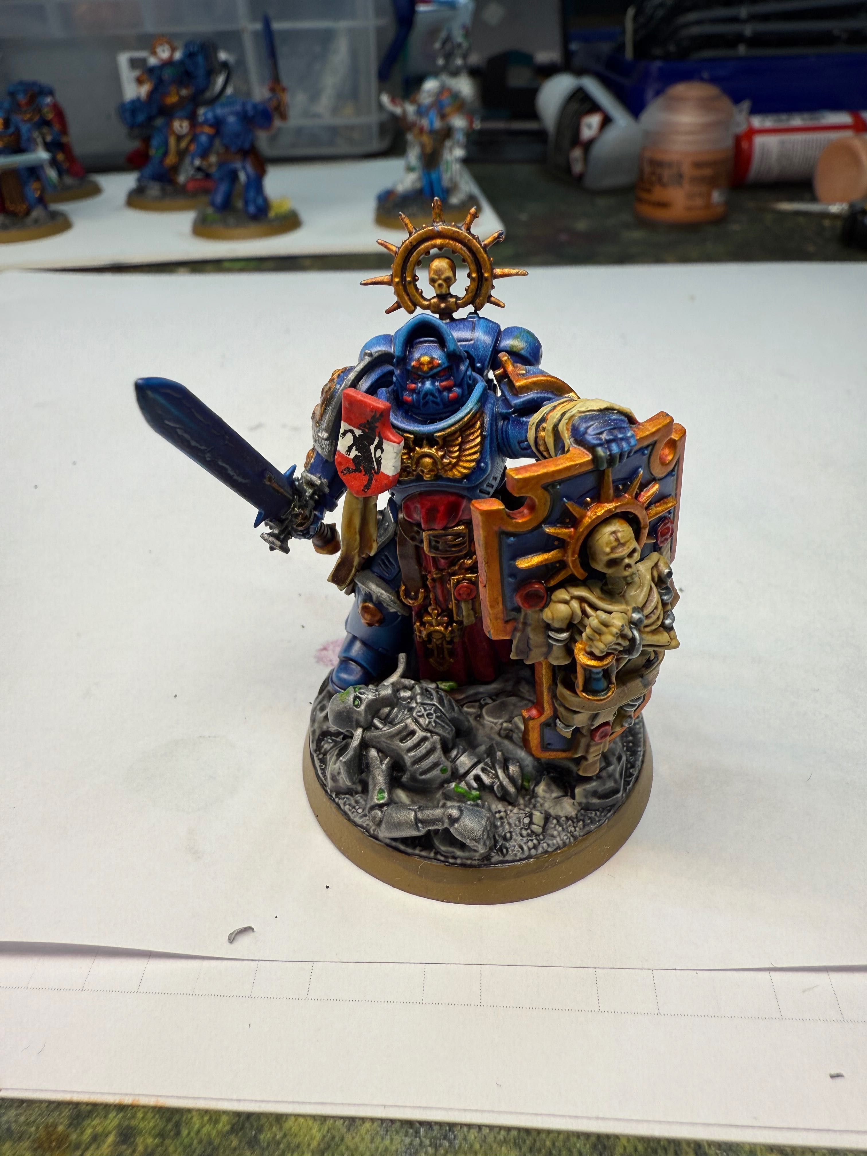 Space Marine Captain with relic shield Warhammer 40k
