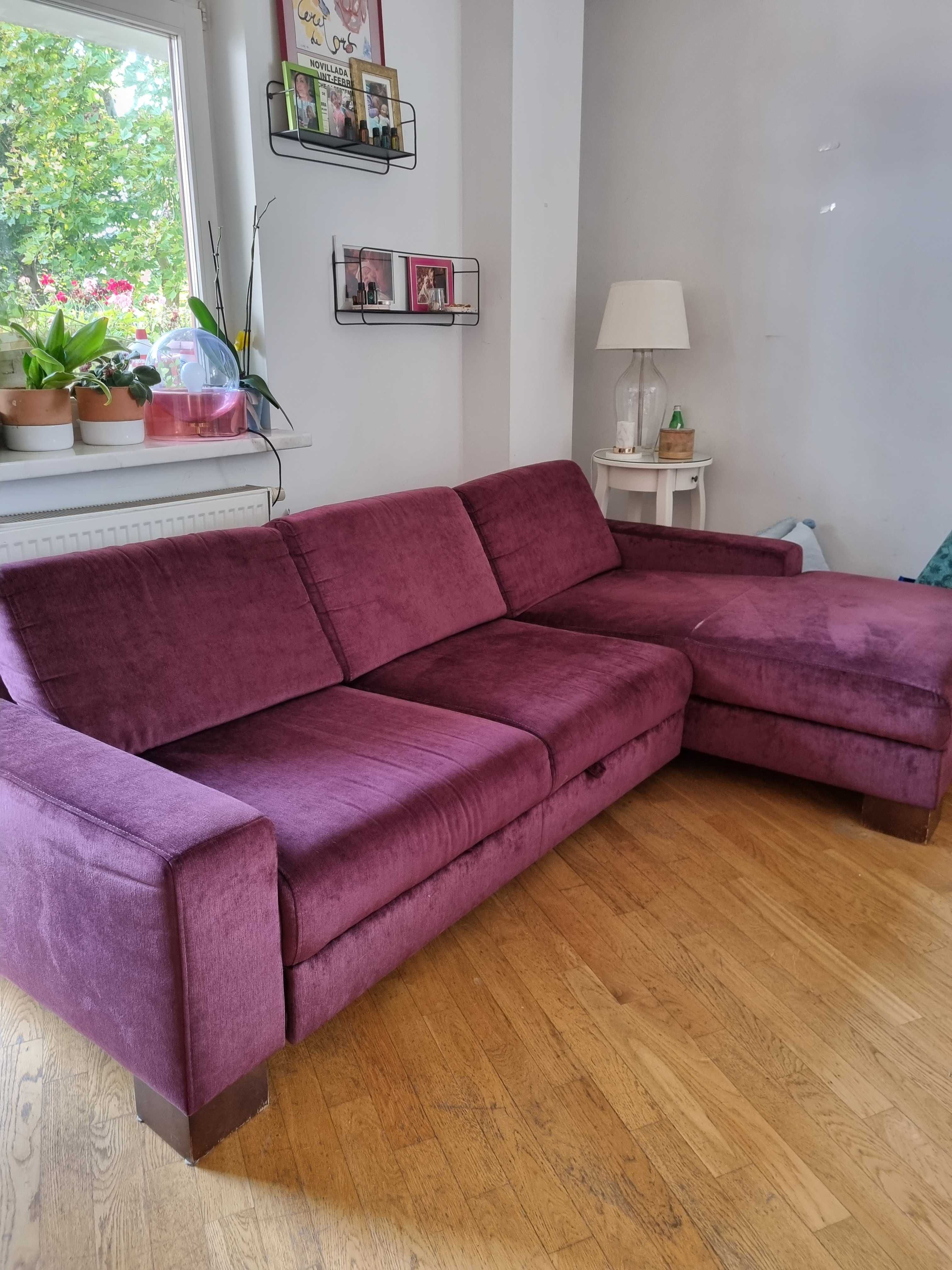 Sofa w kolorze oberżyny z funkcją spania