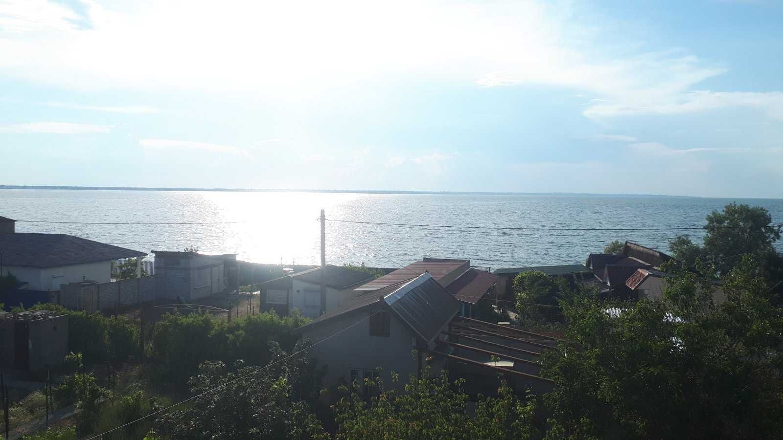 Кімнати у гостевому будинку біля моря в Затоці на косі , ст. Дружба