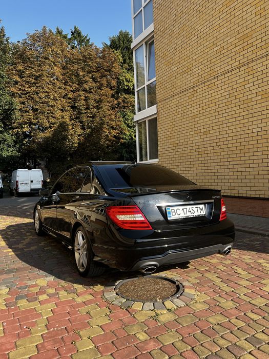 Mercedes-Benz c300 (AMG обвіс) 4х4
