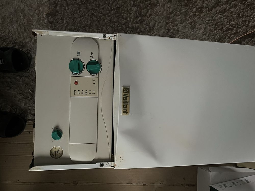 Котел двоконтурний димохідний Vaillant на деталі