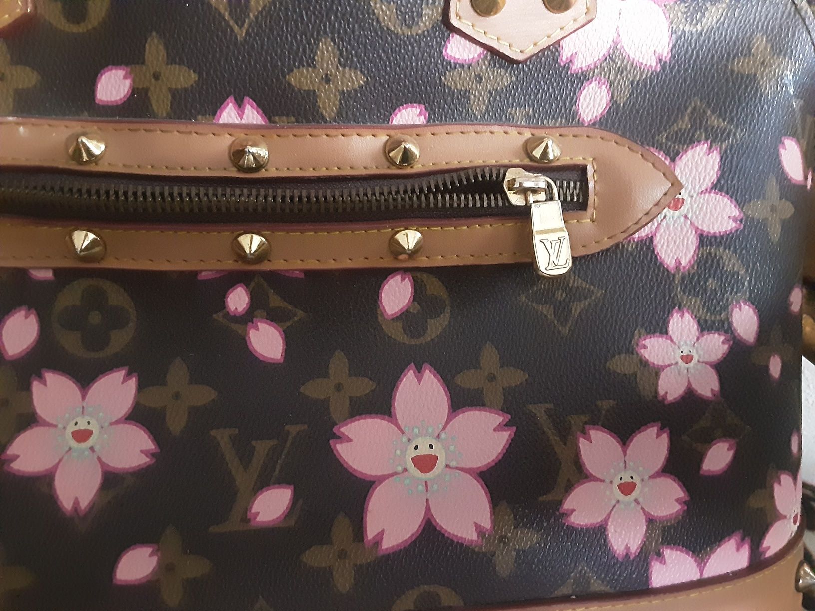 Torebka Louis Vuitton, A4 precyzyjnie wykonane