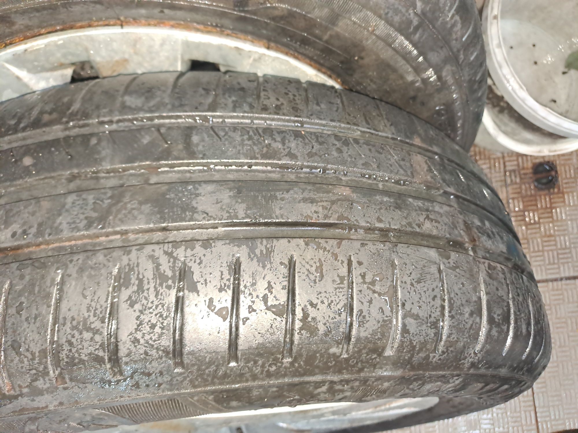 Golf 6  Dunlop 195/65R15.