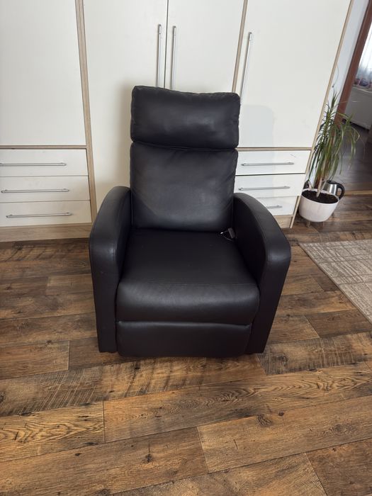 Fotel rozkladany z funkcja masażu