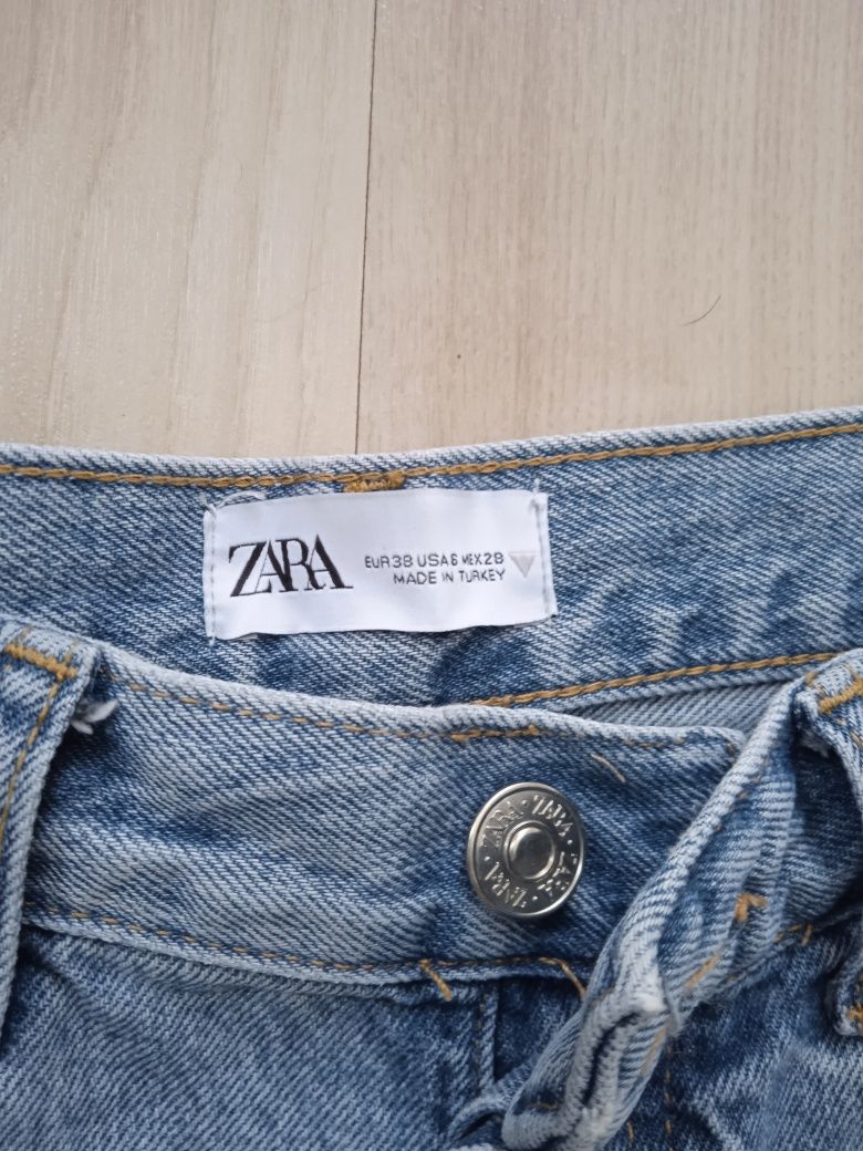 Джинси фірми Zara