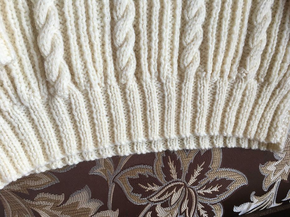 Джемпер об'ємного ручного в'язання етностиль реглан