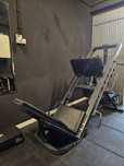 Leg Press / Hack Squat - NOVA - TITANIUM STRENGHT