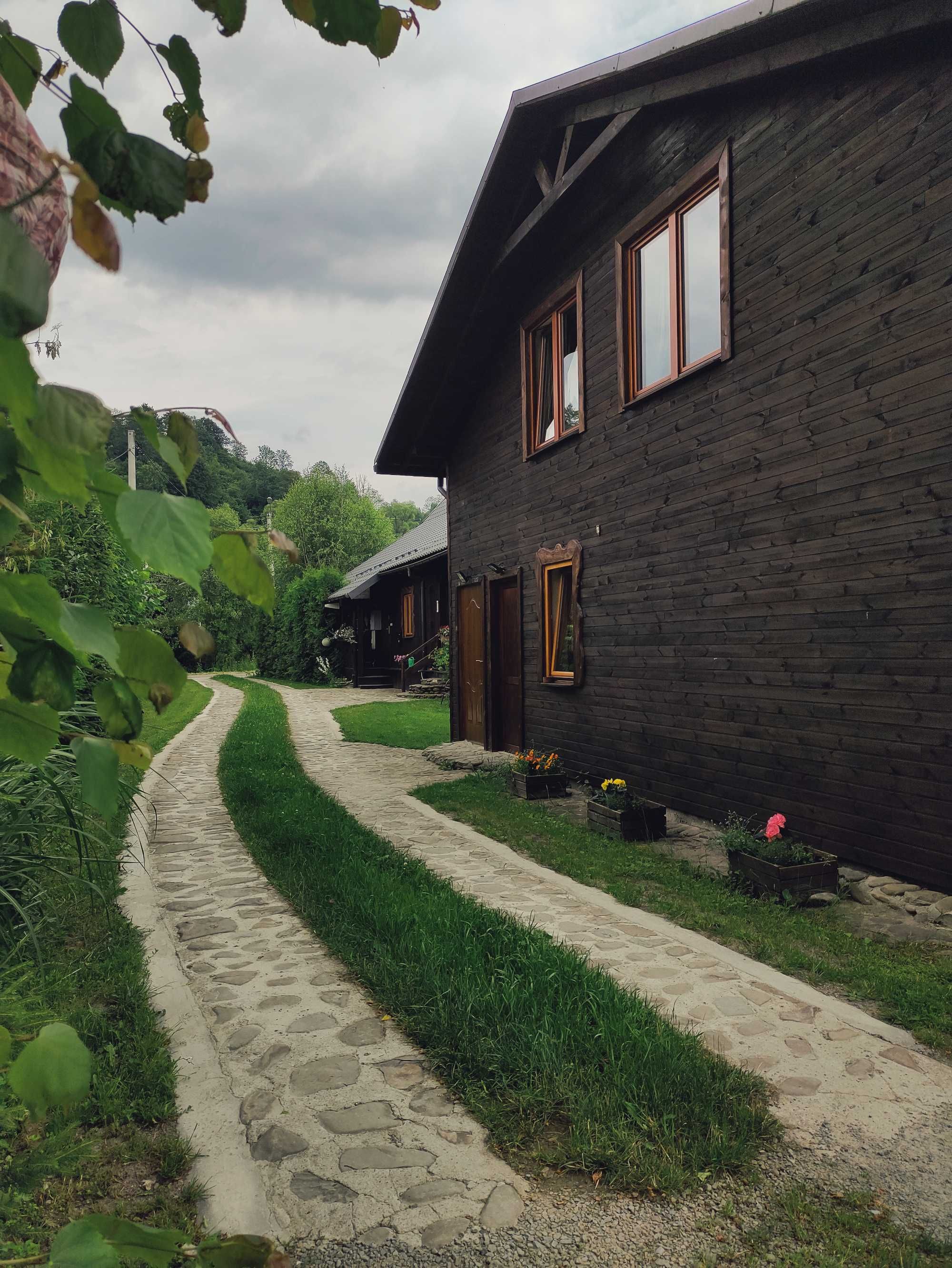 Ostoja nad potokiem Dwernik Bieszczady Noclegi Domki Apartamenty