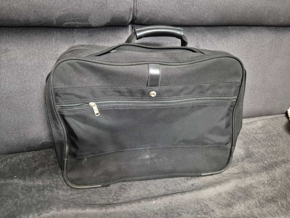 Torba na laptopa dużą ilością kieszonek duża solidna