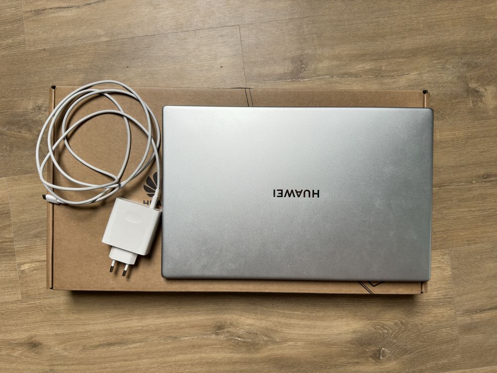 Laptop Huawei MateBook D15 15.6” i5-1155G7 8GB RAM 512GB SSD