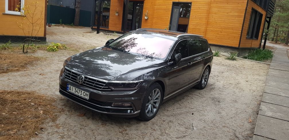 Volkswagen Passat B8 2.0 TDI RLine+Pano