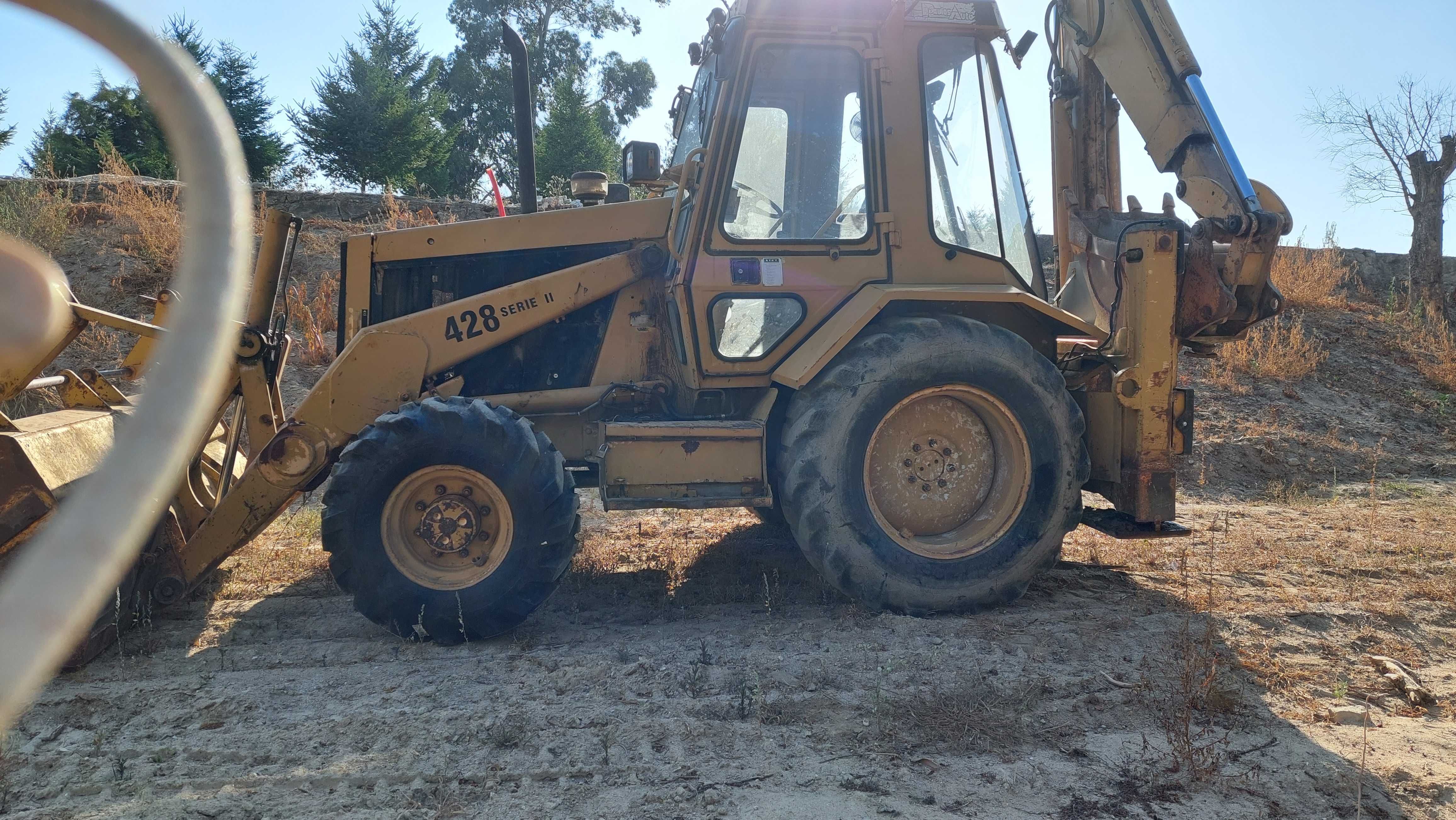 Retroescavadora caterpillar 428