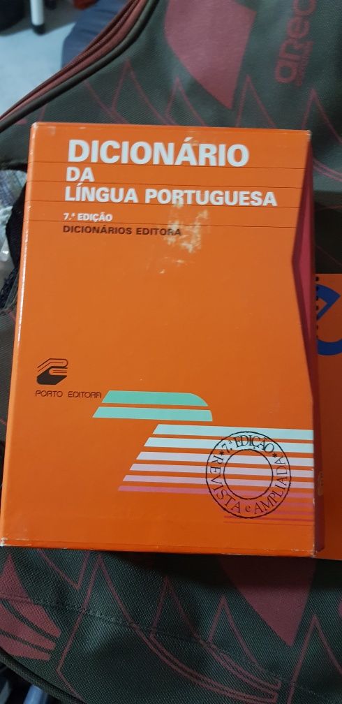 Dicionários de língua portuguesa
