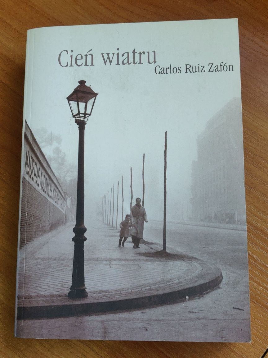 Cień wiatru - Carlos Ruiz Zafon