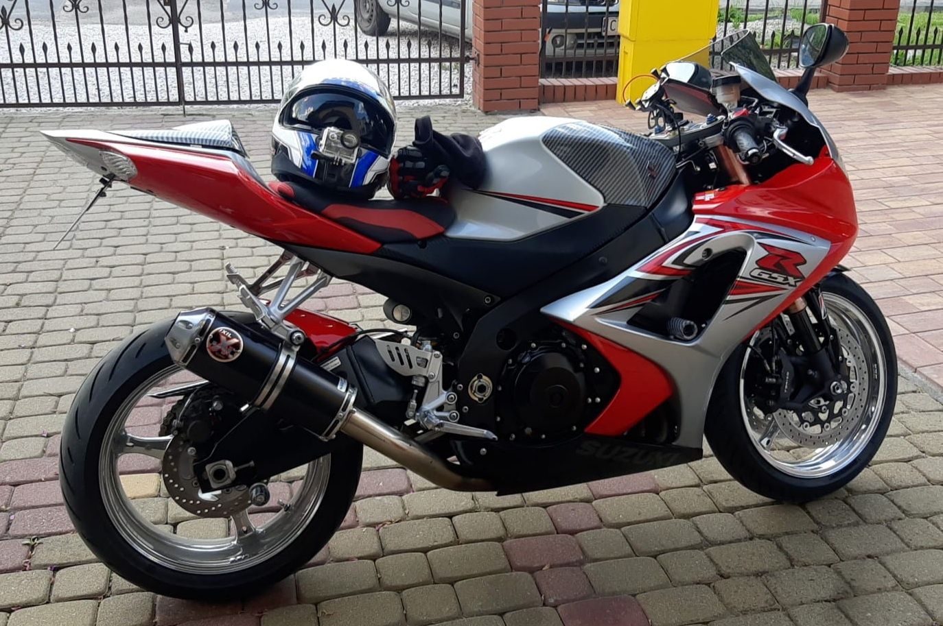 Suzuki gsxr 1000 k7 doinwestowany