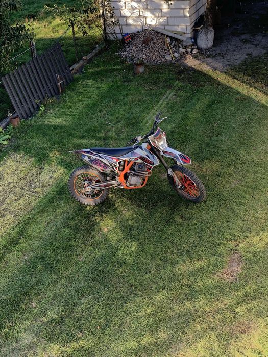 Мотоцикол GNS250