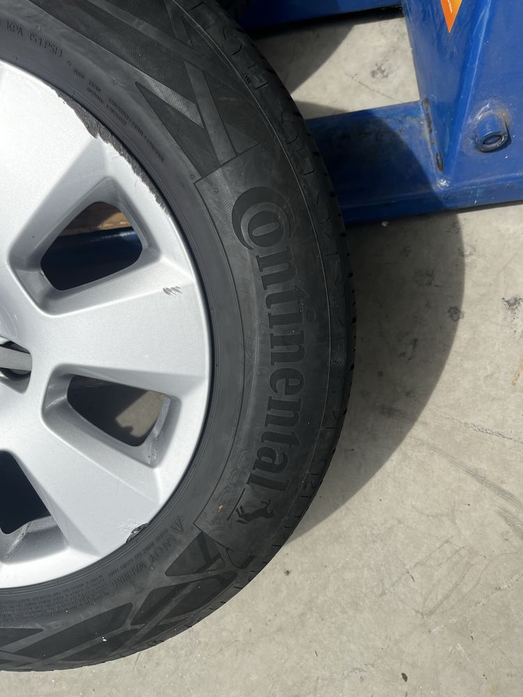 Jantes Originais Audi 16 com pneus.