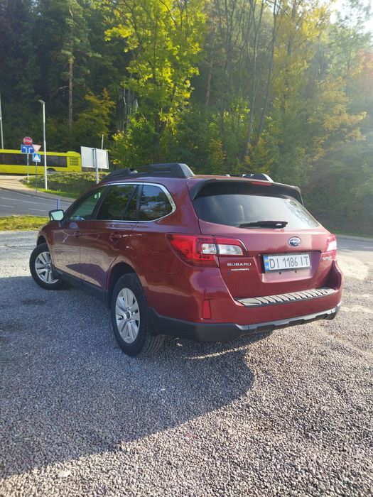 Автомобіль Subaru оutbаск