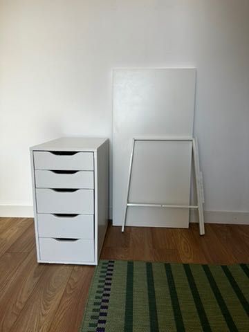 Secretária com arrumação – IKEA LAGKAPTEN/ALEX com cavalete LERBERG