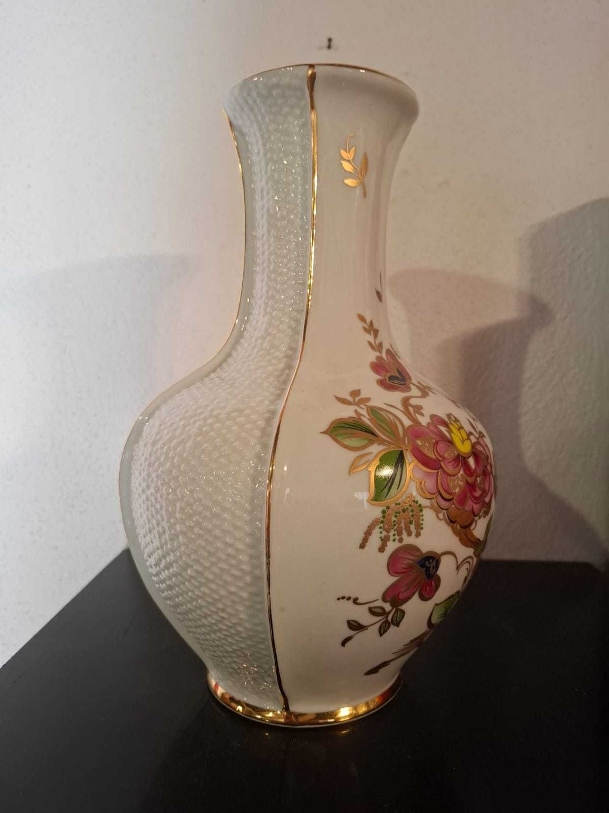 Jarra em porcelana