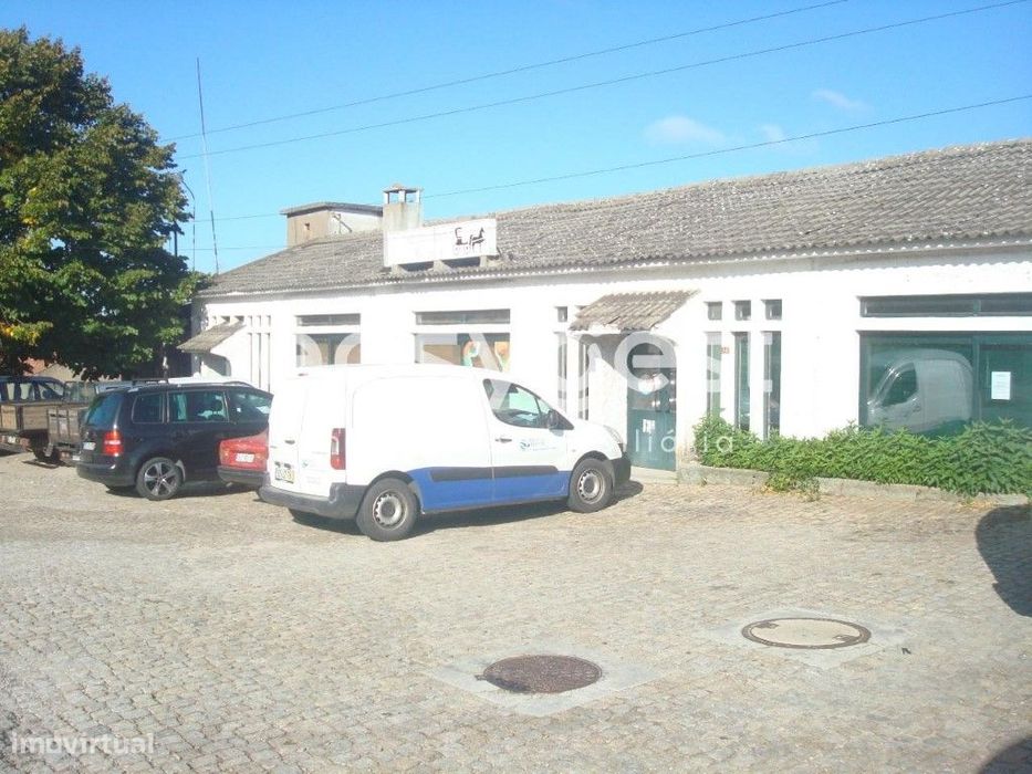 Excelente centro comercial bem situado em Torre de Moncorvo
