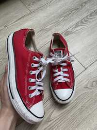 Czerwone krótkie converse 24,5cm