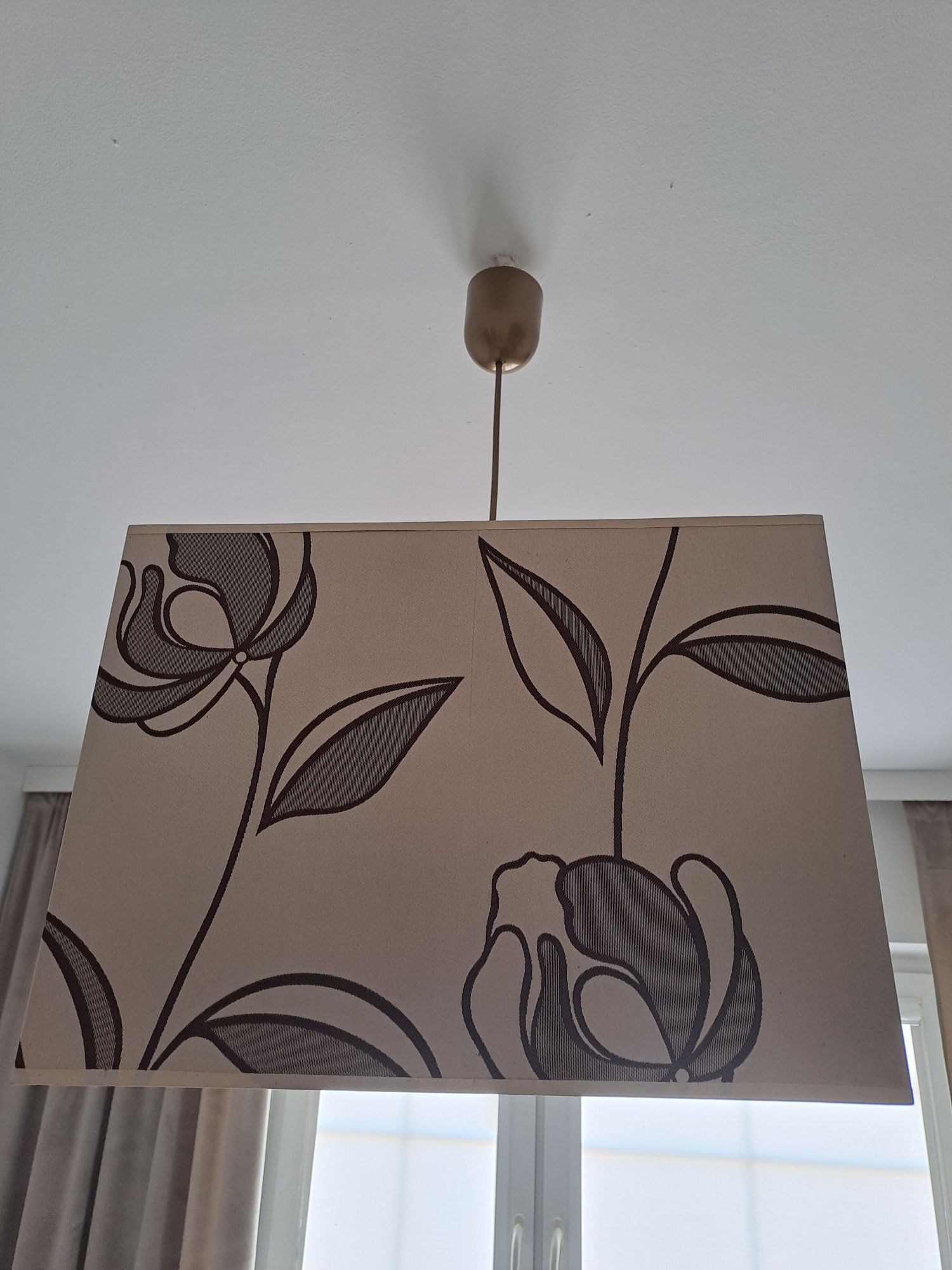 Lampa żyrandol beż beżowa